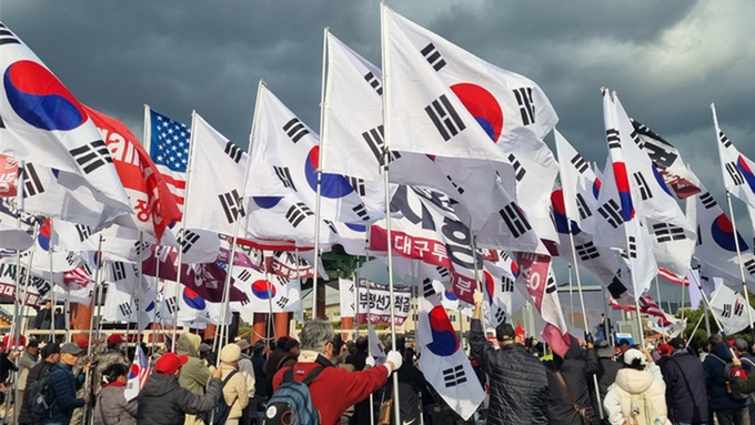 [경주·창원 국민대회] 구국 화랑 경주, 동남 산업중심 창원 일어섰다! "독재 이재명 타도, 더불어민주당 해산!"